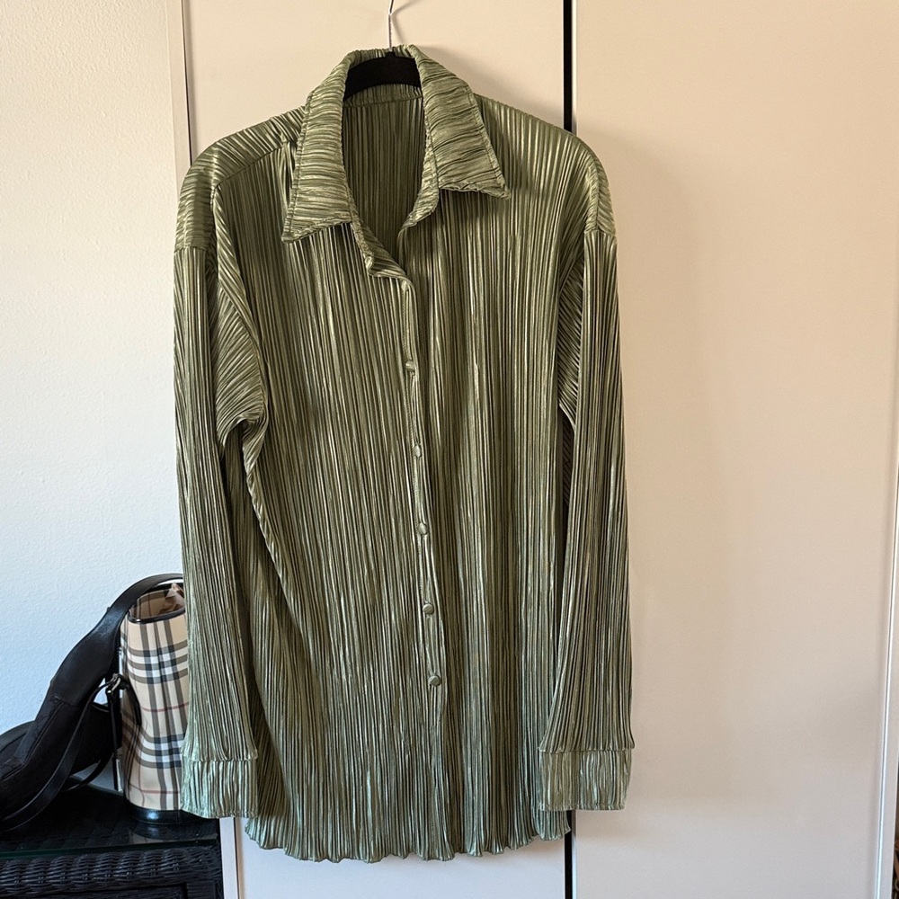 Green Pleated Plisse Long Sleeve Shirt